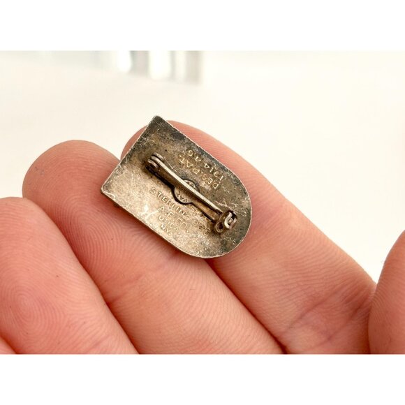 US WW2 1944 Smith & Wesson Maritine Comission Award of Merit Sterling Silver Pin - Picture 6 of 9